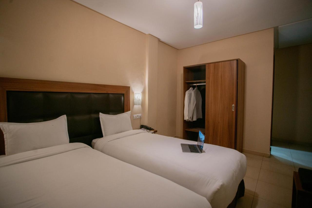 Zweibettzimmer mit Balkon